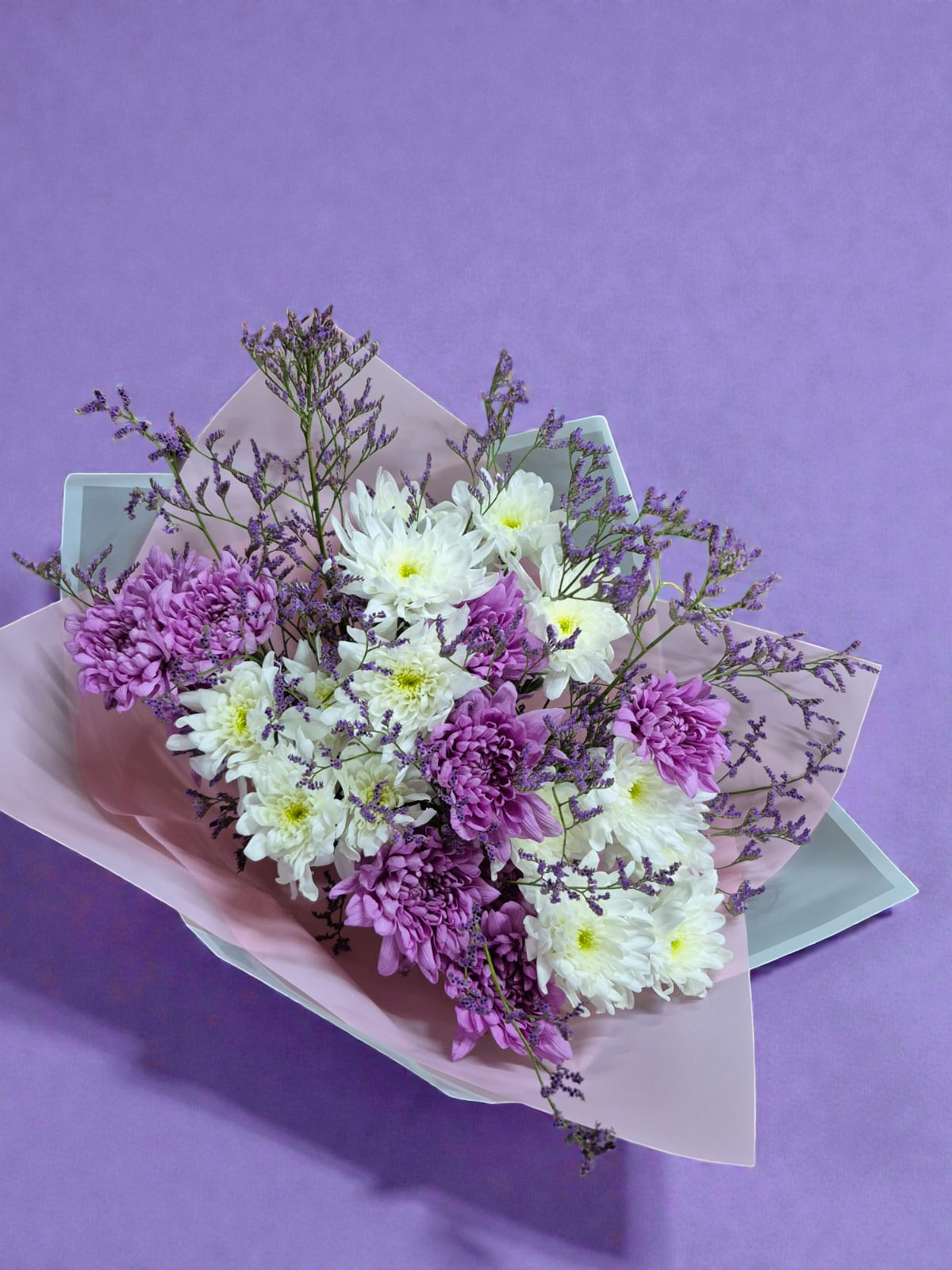 Ramo de maules blancos y morados